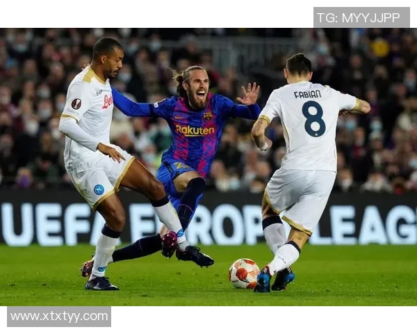 欧联杯精彩对决那不勒斯与巴萨2-2平局后点球大战引发全场狂欢